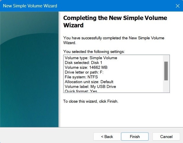 Finish the simple Volume Wizard for USB drive in Disk Management console.