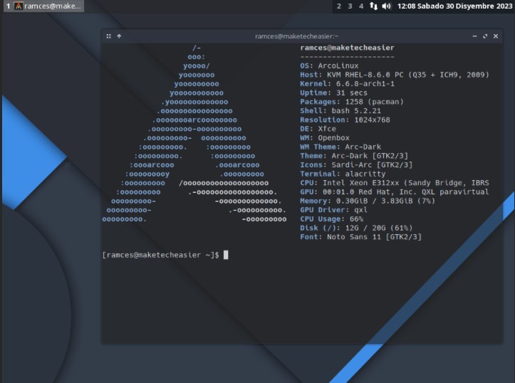 A screenshot of the default ArcoLinux desktop.