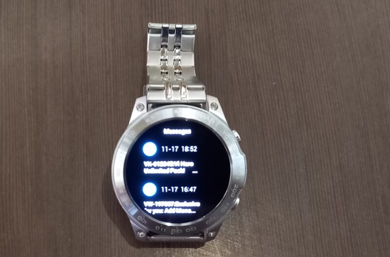 Receiving text messages through push notifications on a smartwatch.