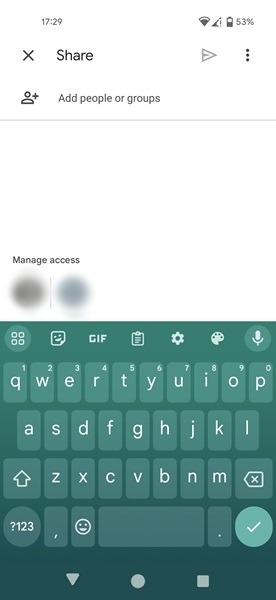 Tapping on "Manage Access" for Google Docs file in app for Android.