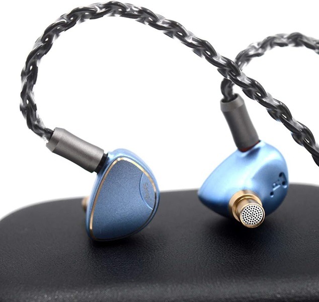 BQEYZ Spring1 piezoelectric headphone pair. 
